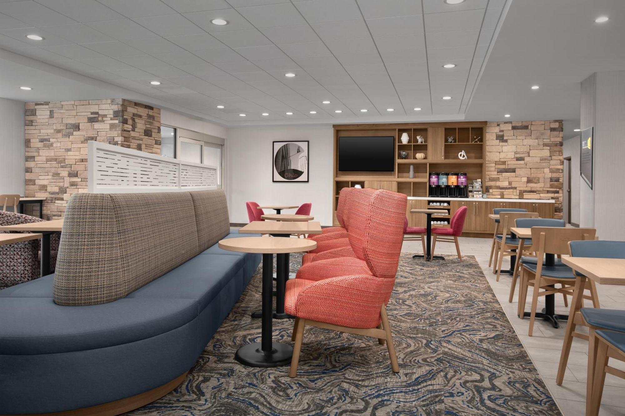 Home2 By Hilton Easton Hotel 3*